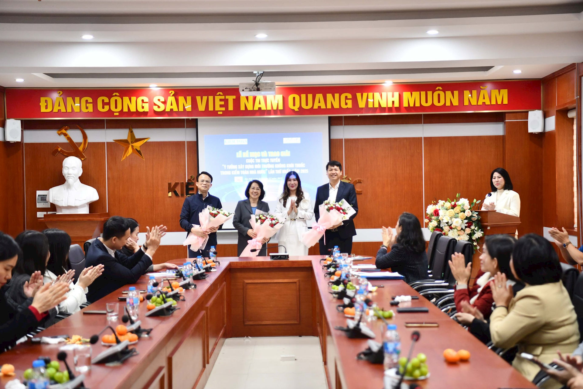 18 tác phẩm đoạt giải Cuộc thi “Ý tưởng xây dựng môi trường không khói thuốc trong Kiểm toán nhà nước” 